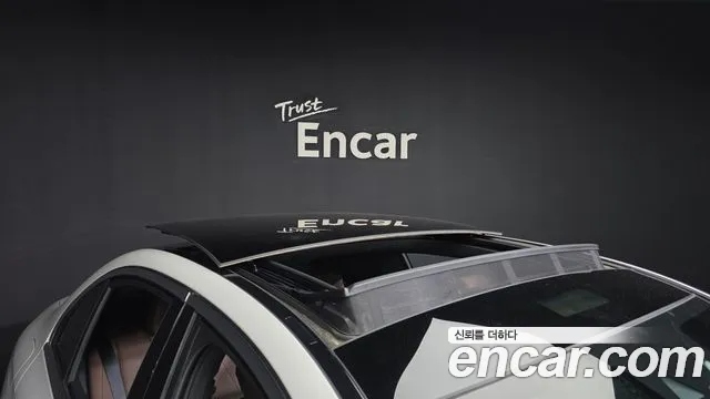 Mercedes-Benz E-Class 2021 thumb 9