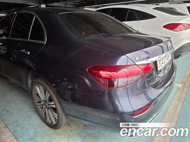 Mercedes-Benz E-Class 2022 thumb 6