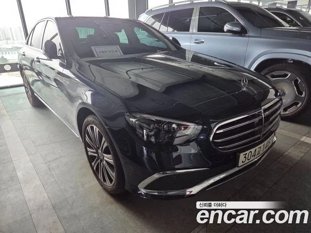 Mercedes-Benz E-Class 2022 thumb 4