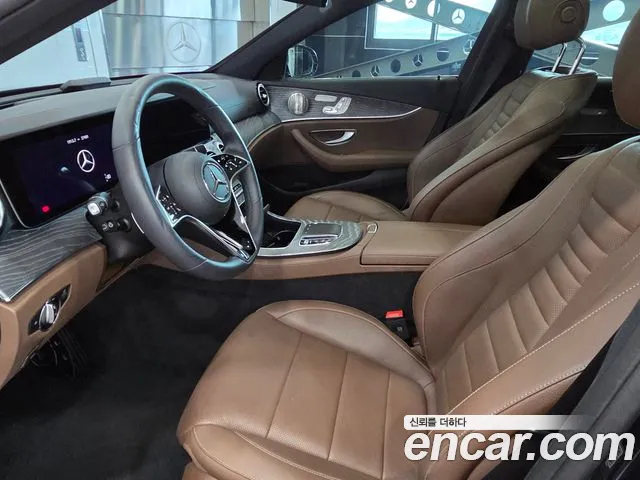 Mercedes-Benz E-Class 2022 thumb 11