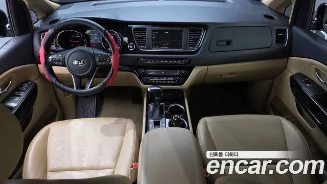 Kia Carnival 2019 thumb 2
