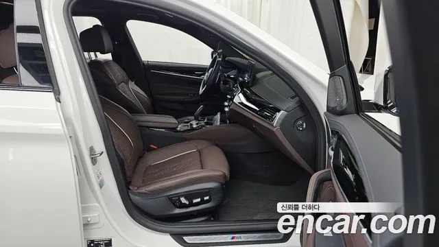BMW 5 серии 2023 thumb 12