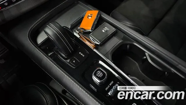 Volvo XC90 2021 thumb 9