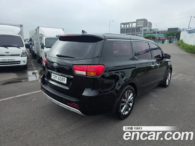 Kia Carnival 2018 thumb 3
