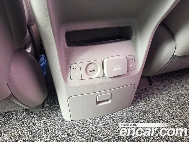 Kia Carnival 2018 thumb 9