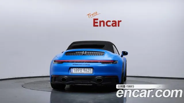 Porsche 911 2023 thumb 4