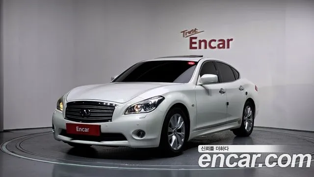 Infiniti M 2011 thumb 10