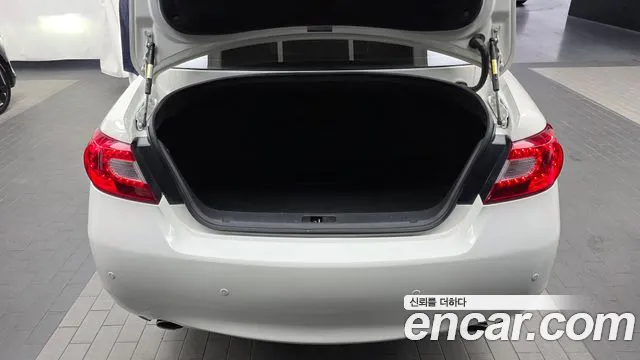 Infiniti M 2011 thumb 7