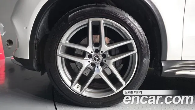 Mercedes-Benz GLE-Класс 2018 thumb 3