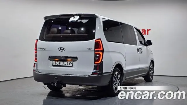 Hyundai Staria 2019 thumb 8