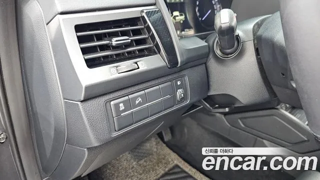 KGM Rexton Sports Khan 2021 thumb 2