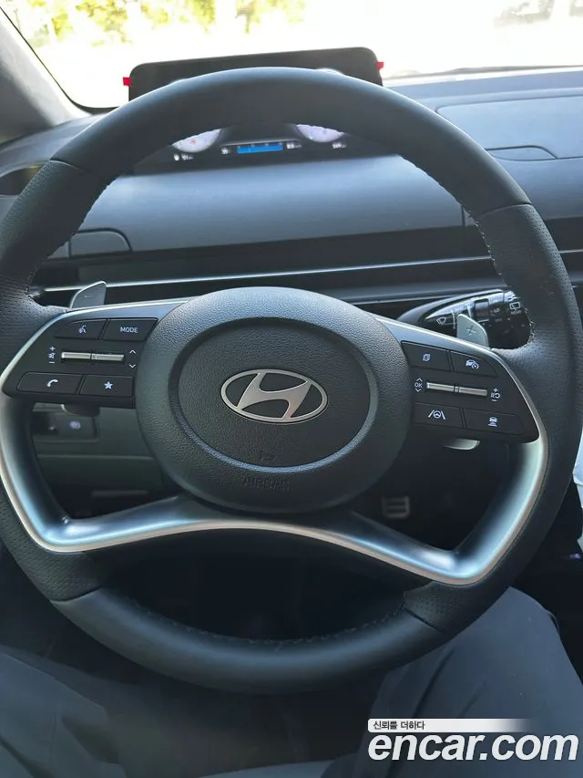 Hyundai Staria 2025 thumb 12