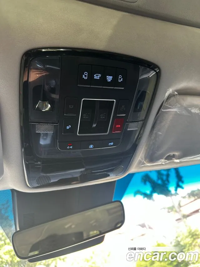 Hyundai Staria 2025 thumb 8