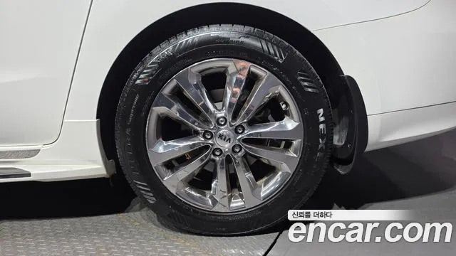 Kia Carnival 2017 thumb 9
