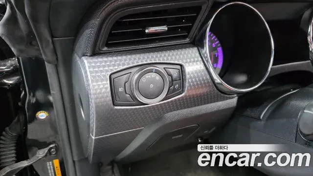 Ford Mustang 2016 thumb 10