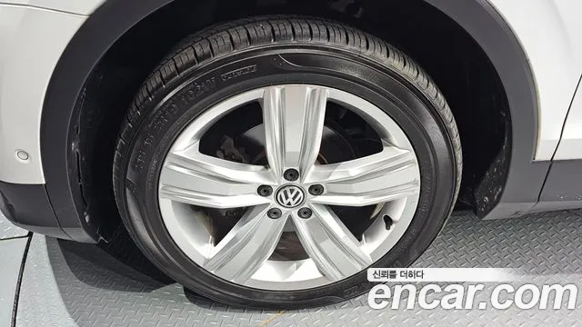 Volkswagen Tiguan 2020 thumb 8
