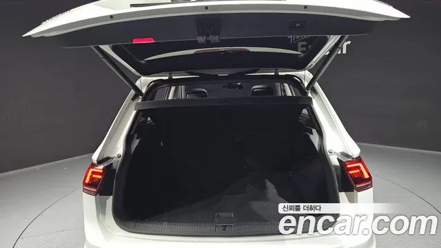 Volkswagen Tiguan 2020 thumb 3