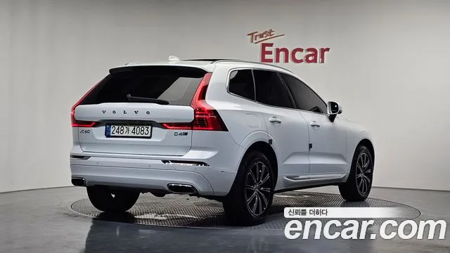 Volvo XC60 2017 thumb 9