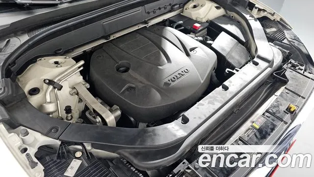 Volvo XC60 2017 thumb 5