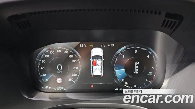 Volvo XC60 2017 thumb 12