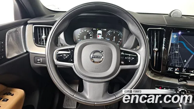 Volvo XC60 2017 thumb 8