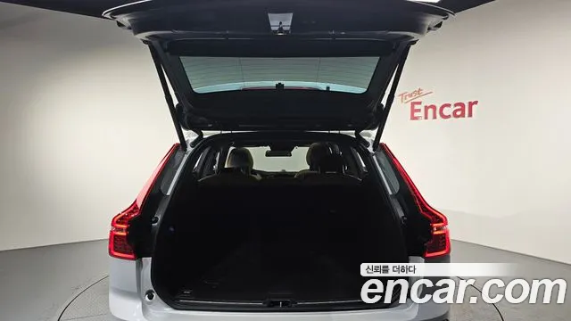 Volvo XC60 2017 thumb 6