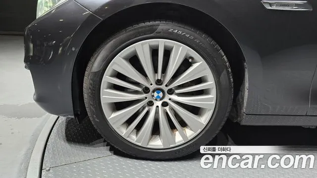 BMW 5 серии Gran Turismo 2017 thumb 11