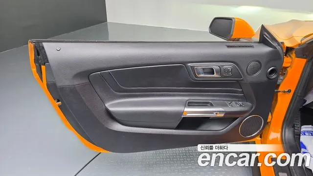 Ford Mustang 2019 thumb 2