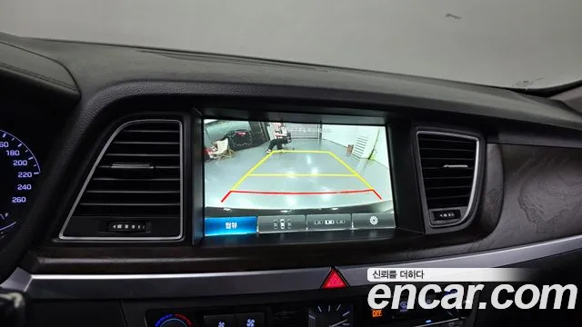 Hyundai Genesis 2016 thumb 6