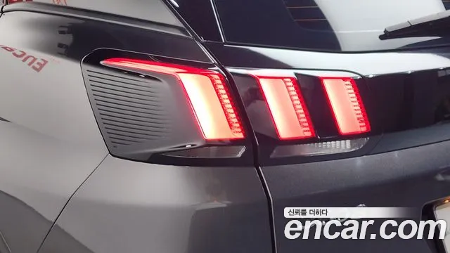 Peugeot 3008 2019 thumb 4