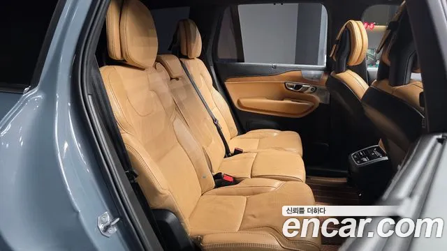 Volvo XC90 2019 thumb 9
