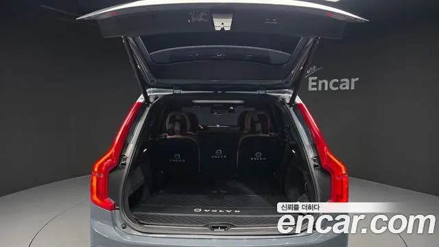 Volvo XC90 2019 thumb 11
