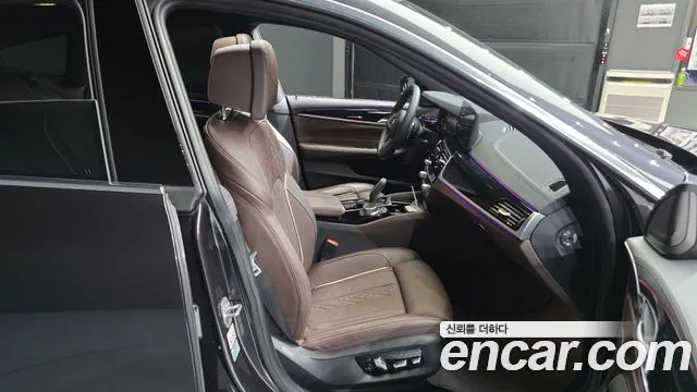 BMW 6 серии Gran Turismo 2024 thumb 5