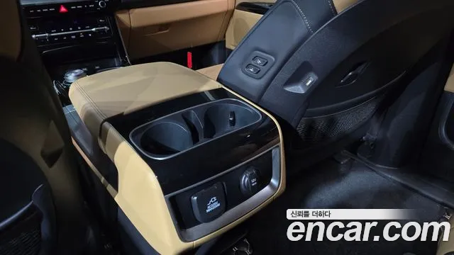 Kia Carnival 2022 thumb 4