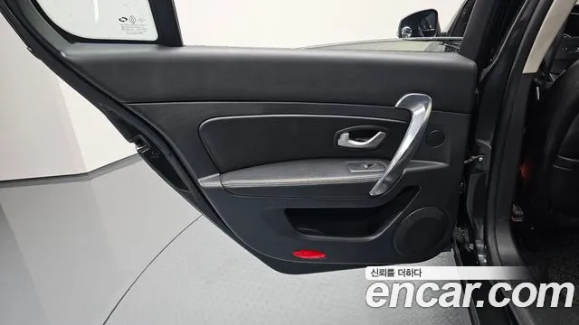 Renault SM5 2015 thumb 7