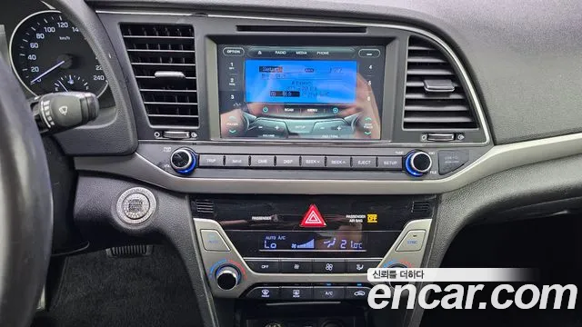 Hyundai Avante 2015 thumb 4