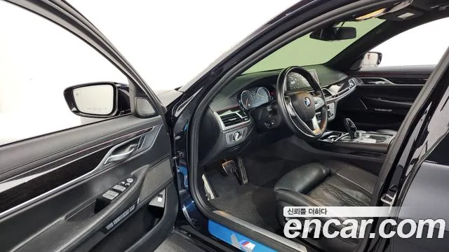 BMW 7 серии 2018 thumb 12
