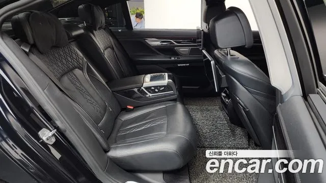 BMW 7 серии 2018 thumb 4