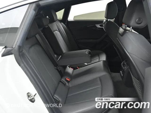 Audi A5 2021 thumb 7