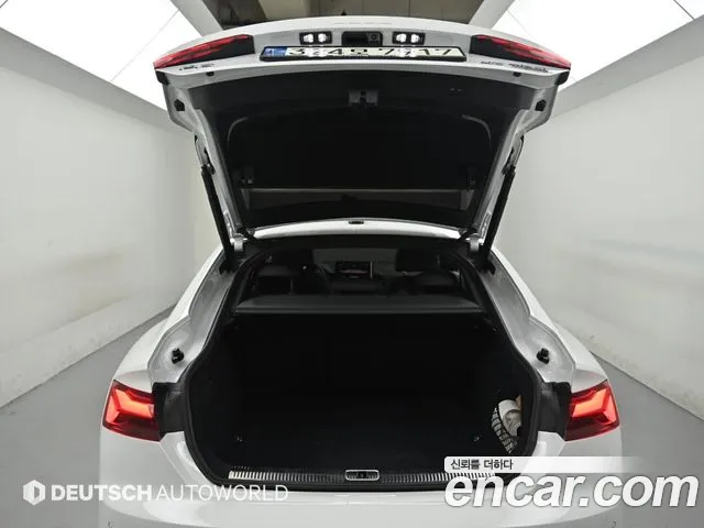 Audi A5 2021 thumb 10
