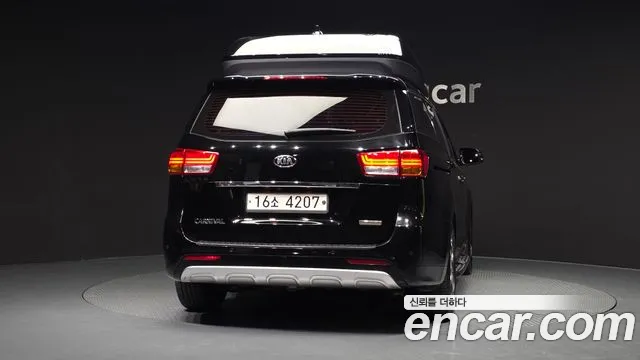 Kia Carnival 2015 thumb 7
