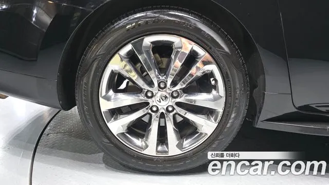 Kia Carnival 2015 thumb 4
