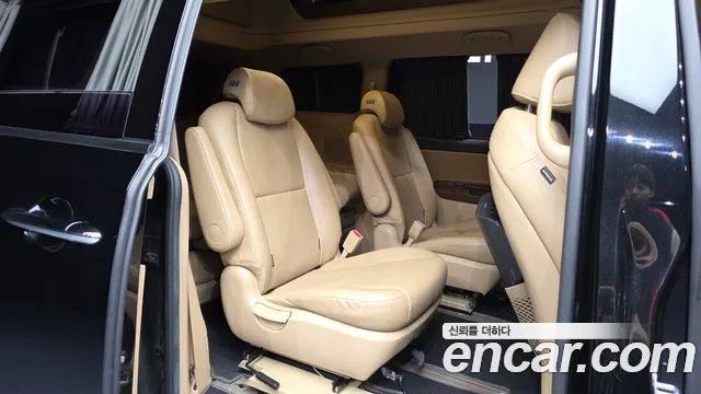 Kia Carnival 2015 thumb 9