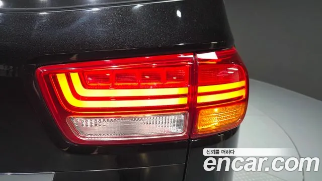 Kia Carnival 2015 thumb 8