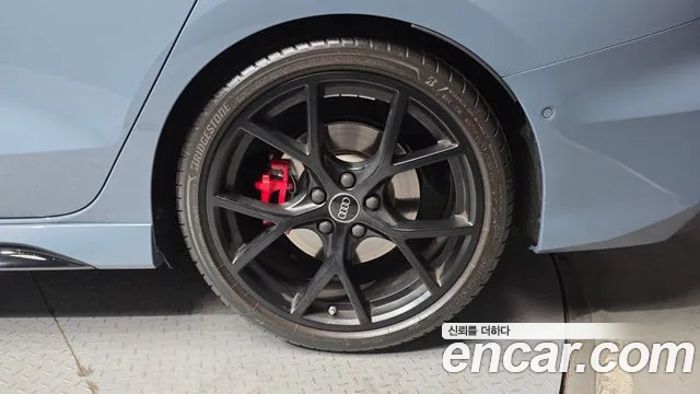 Audi RS3 2025 thumb 9