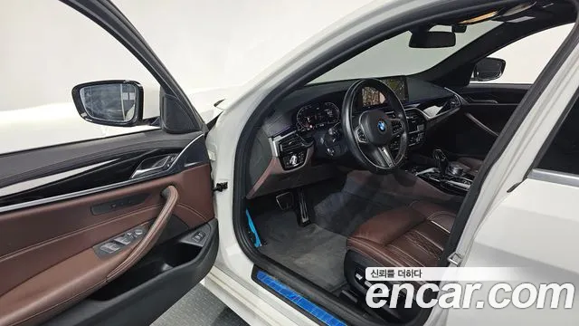 BMW 5 серии 2021 thumb 11