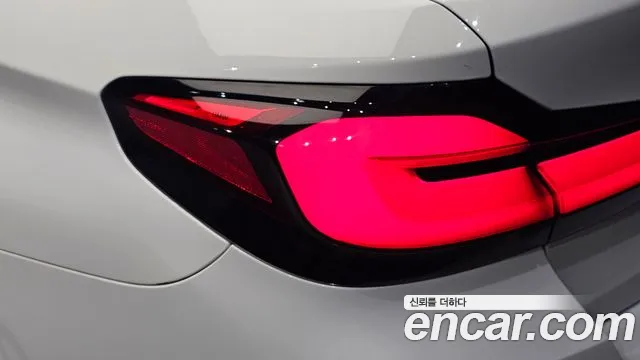 BMW 5 серии 2021 thumb 12