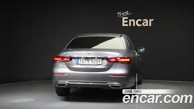 Mercedes-Benz E-Class 2021 thumb 12