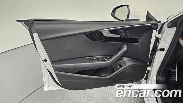 Audi A5 2019 thumb 12