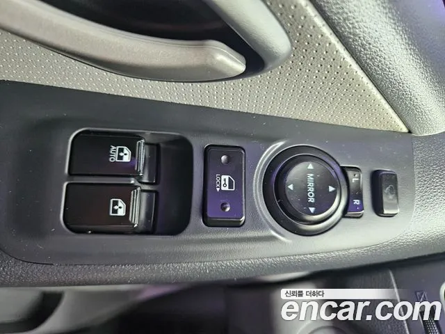 Hyundai Staria 2014 thumb 5